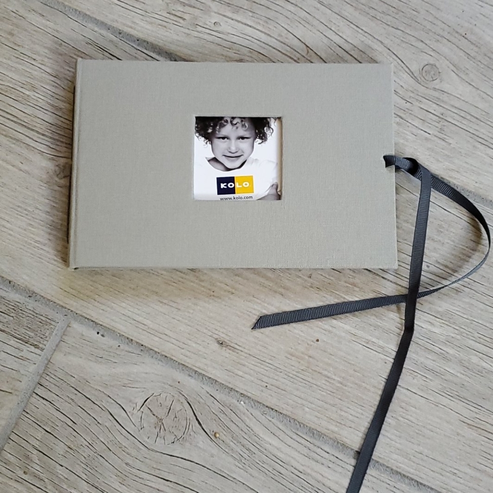 NWOT Gray fabric tie picture album